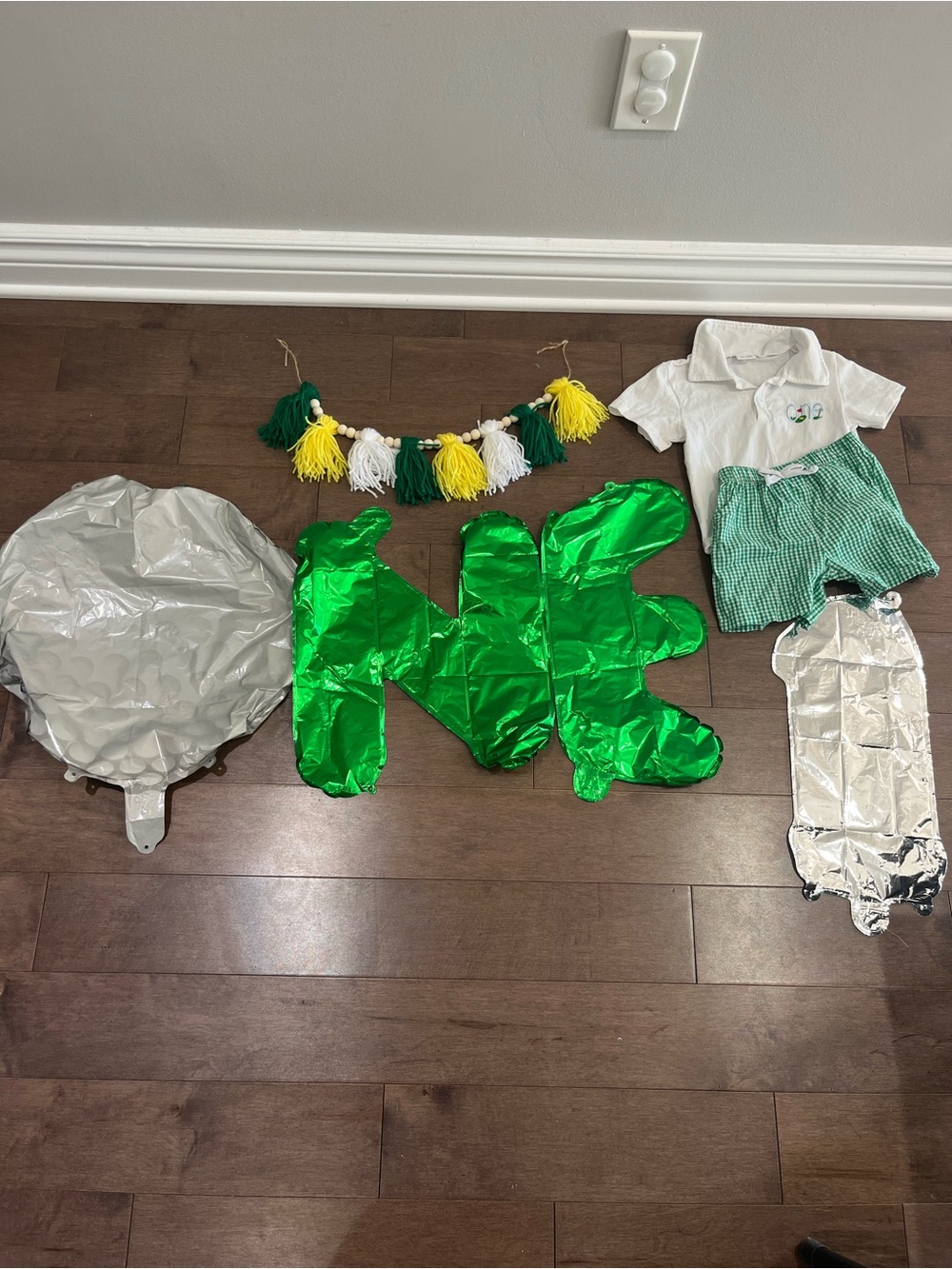 Golf Party Decorations and Outfit